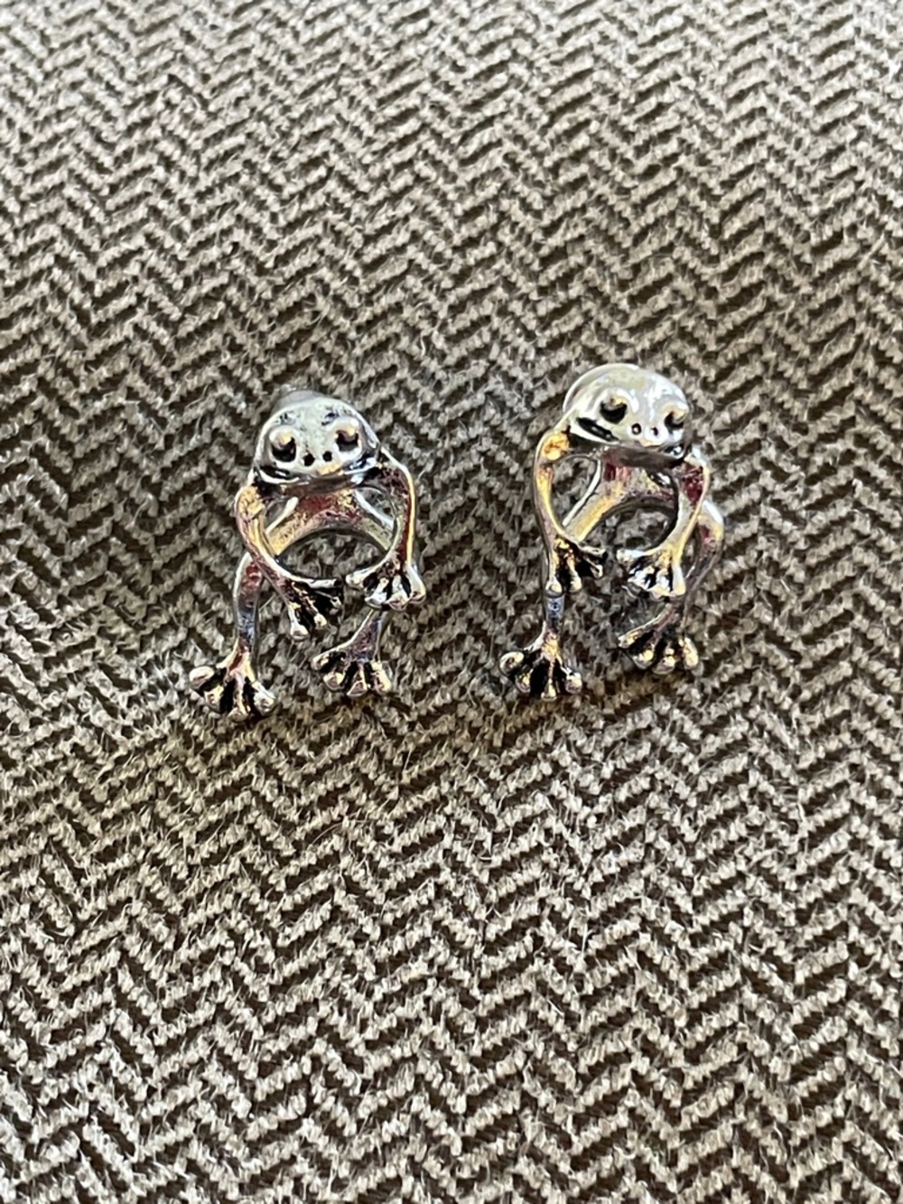 Frog Earrings - Picture 2 of 7